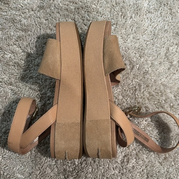 Ugg Marchella Platform Sandals - Picture 6 of 8